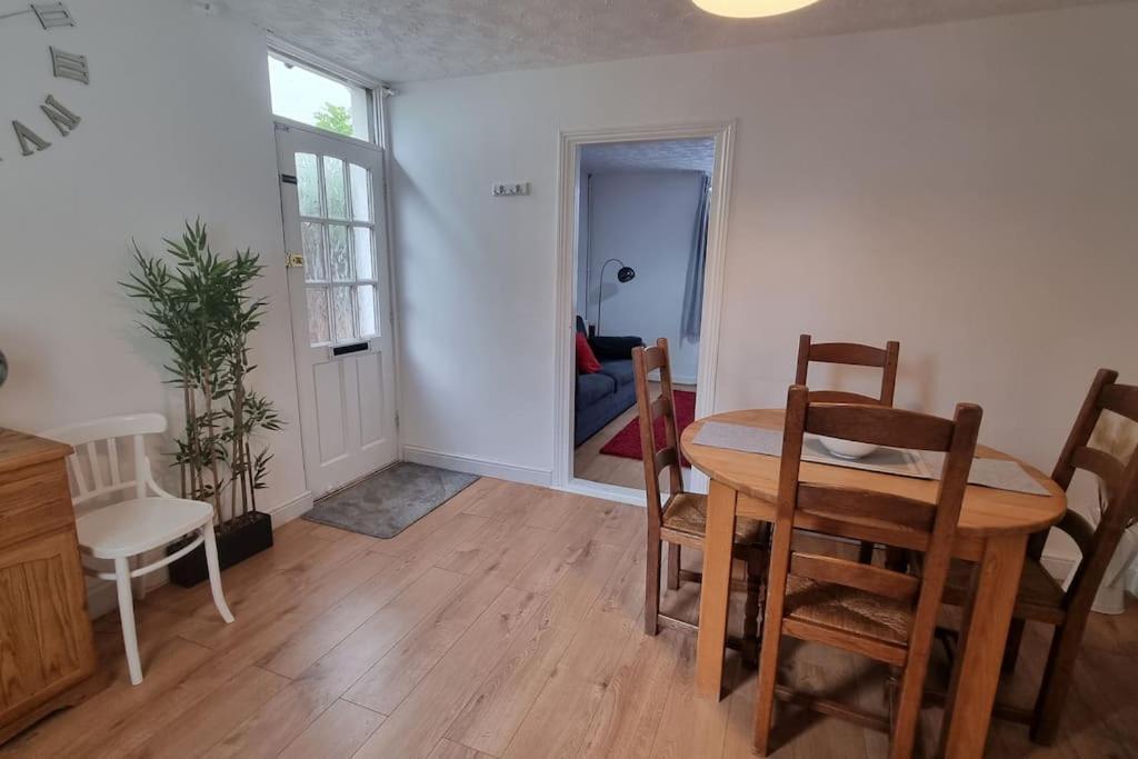 Villa Entire House With Garden & Parking Nr Ashford Int Exterior foto